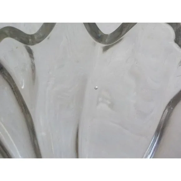 VTG 4 Pc Luncheon Plates & Teacups Clear Glass Scalloped 10" Diameter - Picture 5 of 6